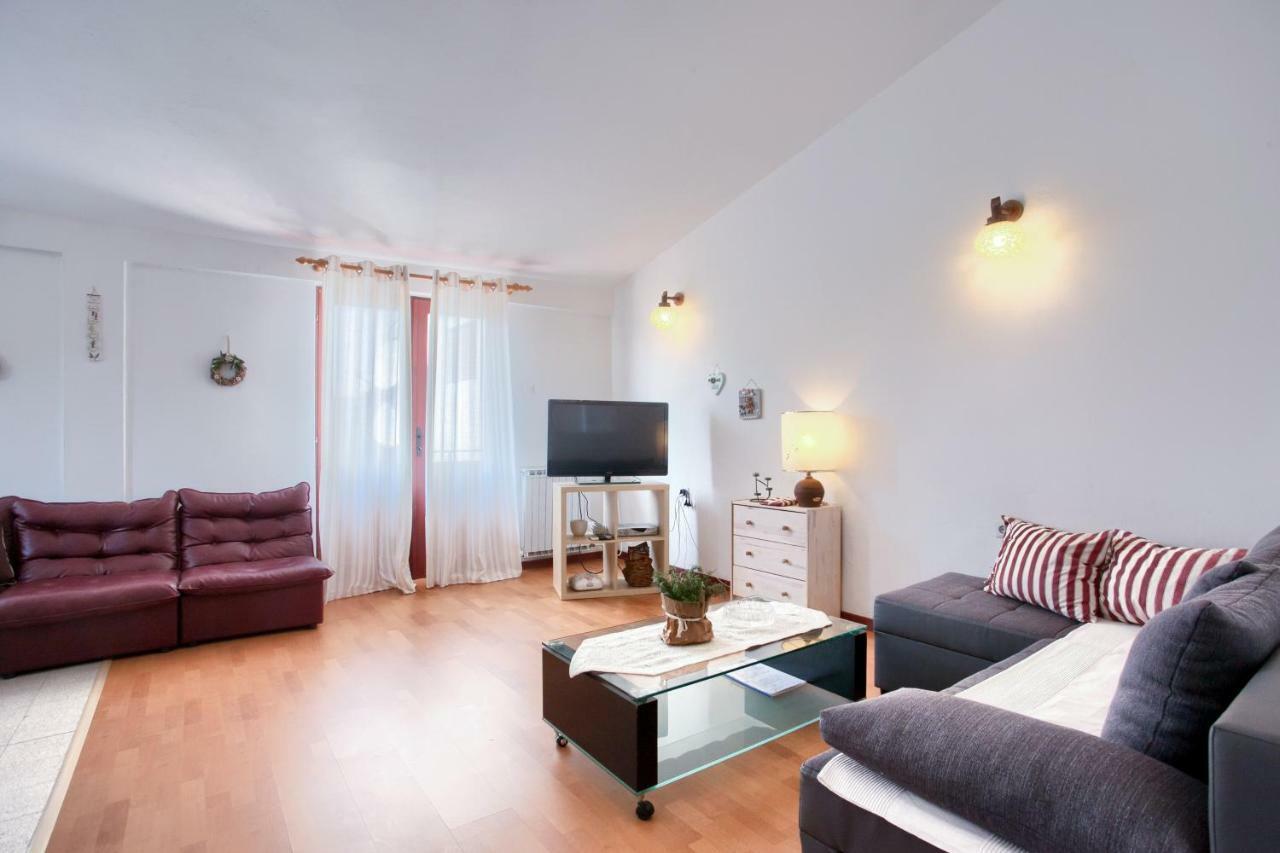 Apartments Gogsy Malinska Exterior photo
